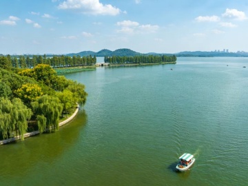 央视称“一觉醒来郭帆白改了”