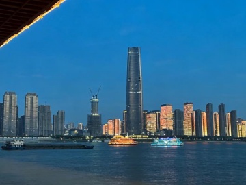 央视称“一觉醒来郭帆白改了”