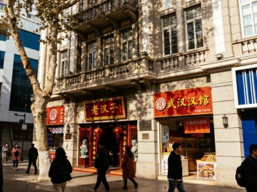 央视称“一觉醒来郭帆白改了”