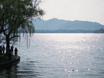 央视称“一觉醒来郭帆白改了”