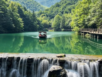 俄军S300被乌无人机摧毁后剧烈殉爆